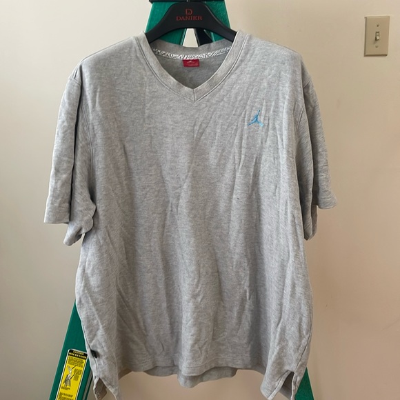 Jordan VNeck top - Picture 1 of 5